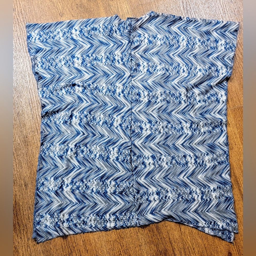 Becca Blue and White Chevron Swim Cover Up Sz SP - Picture 2 of 2